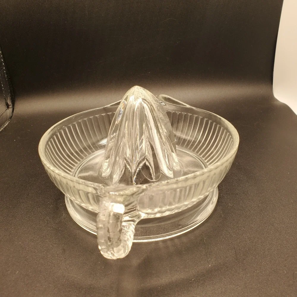 Juicer Vtg Clear Glass Reamer Ribbed Pressed Glass Orange Lemon Handle Spout 7.5